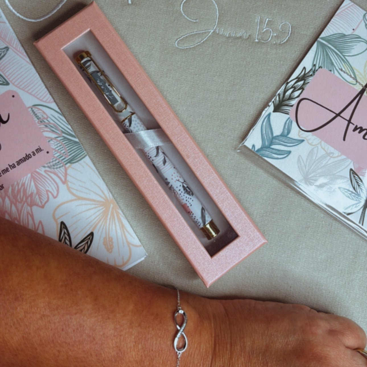 Amada Juan 15:9 Notebook, Loved Notebook, Spiral notebooks | Soft cover journal | Faith notebook , Gifts for Women, Christians Gifts, Notebook For Church Devotional, Floral Prayer Journal Church Notes Personalized Bible Journal