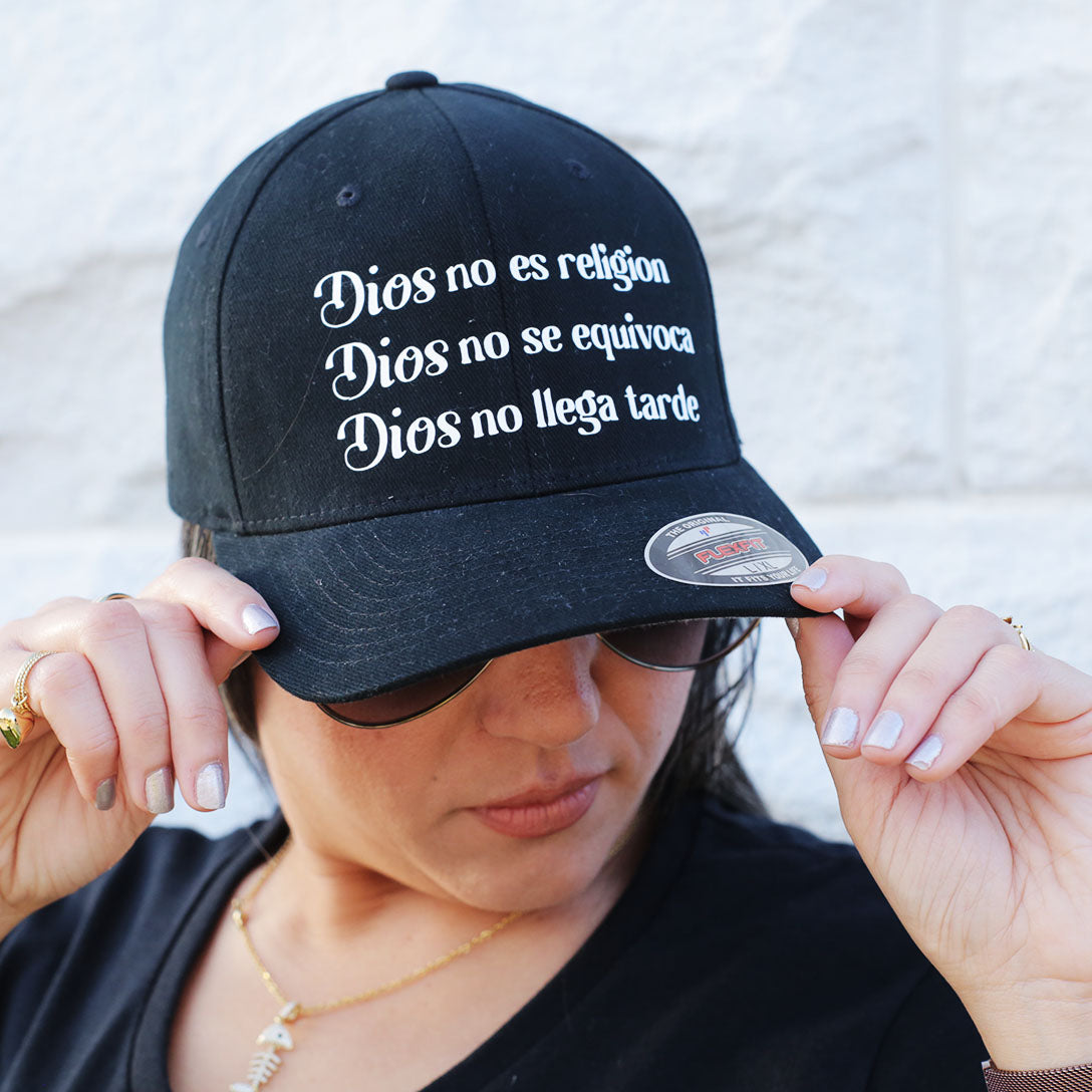 "Dios no es Religion, Dios no se Equivoca, Dios no Llega Tarde" Unisex Adjustable Baseball Cap, Inspirational Hat, Faith Jesus Gift, Christian caps