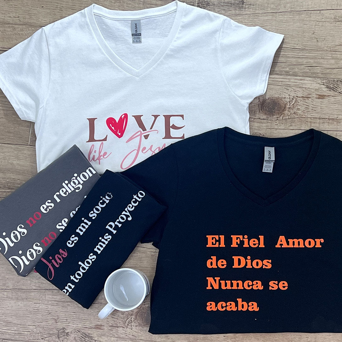 "Dios no es Religion, Dios no se Equivoca, Dios no Llega Tarde" Bible Verse Tees, Religious Tshirt, Spanish Christian Gift, Faith Shirt, Frases Cristianas, Camiseta en español, Hispanic Apparel