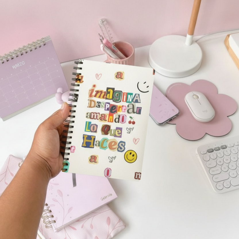 “Motivational Notebook ✨ Imagina despertar amando lo que haces | Retro Journal for Women, Dreamers & Creators”