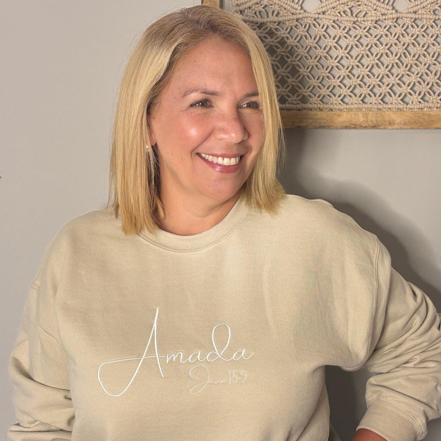 Amada. Loved Jhon 15:9 As the Father has loved me, so have I loved you. Now remain in my love words of Affirmation, embroidered sweater with words of affirmation for women, Christian gifts, gifts based on faith, Christian woman, gifts for women