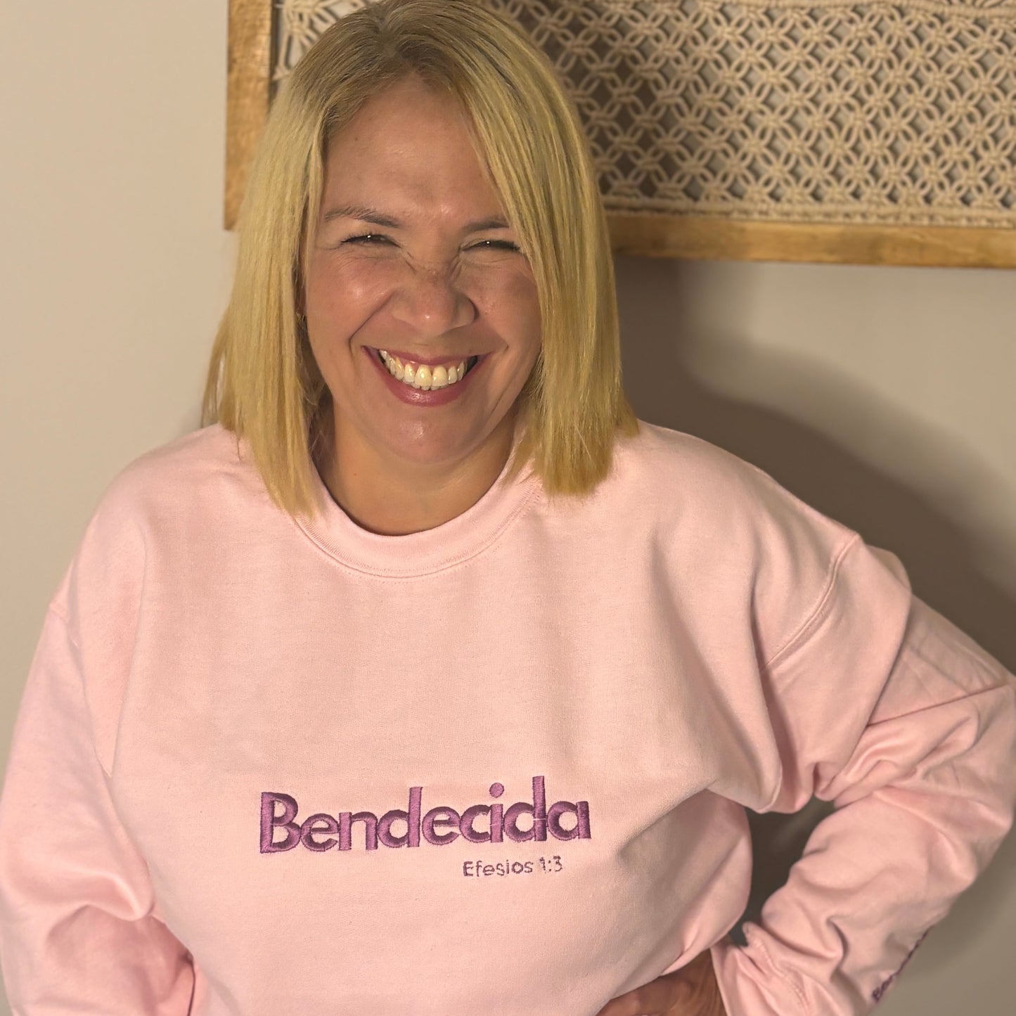 Bendecida, Blessed Ephesians 1:3 Efesios 1:3 words of Affirmation, embroidered sweater with words of affirmation for women, Christian gifts, gifts based on faith, Christian woman, gifts for women