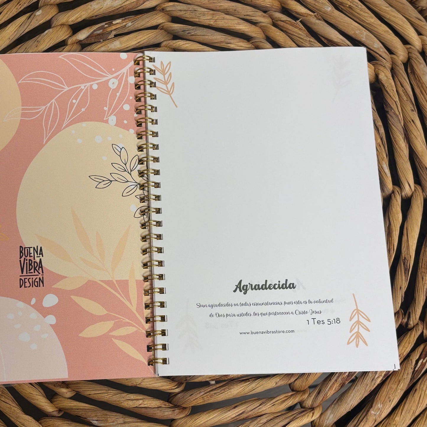 Agradecida Notebook, Grateful Notebook, Spiral notebooks | Soft cover journal | Faith notebook , Gifts for Women, Christians Gifts, Notebook For Church Devotional, Floral Prayer Journal Church Notes Personalized Bible Journal