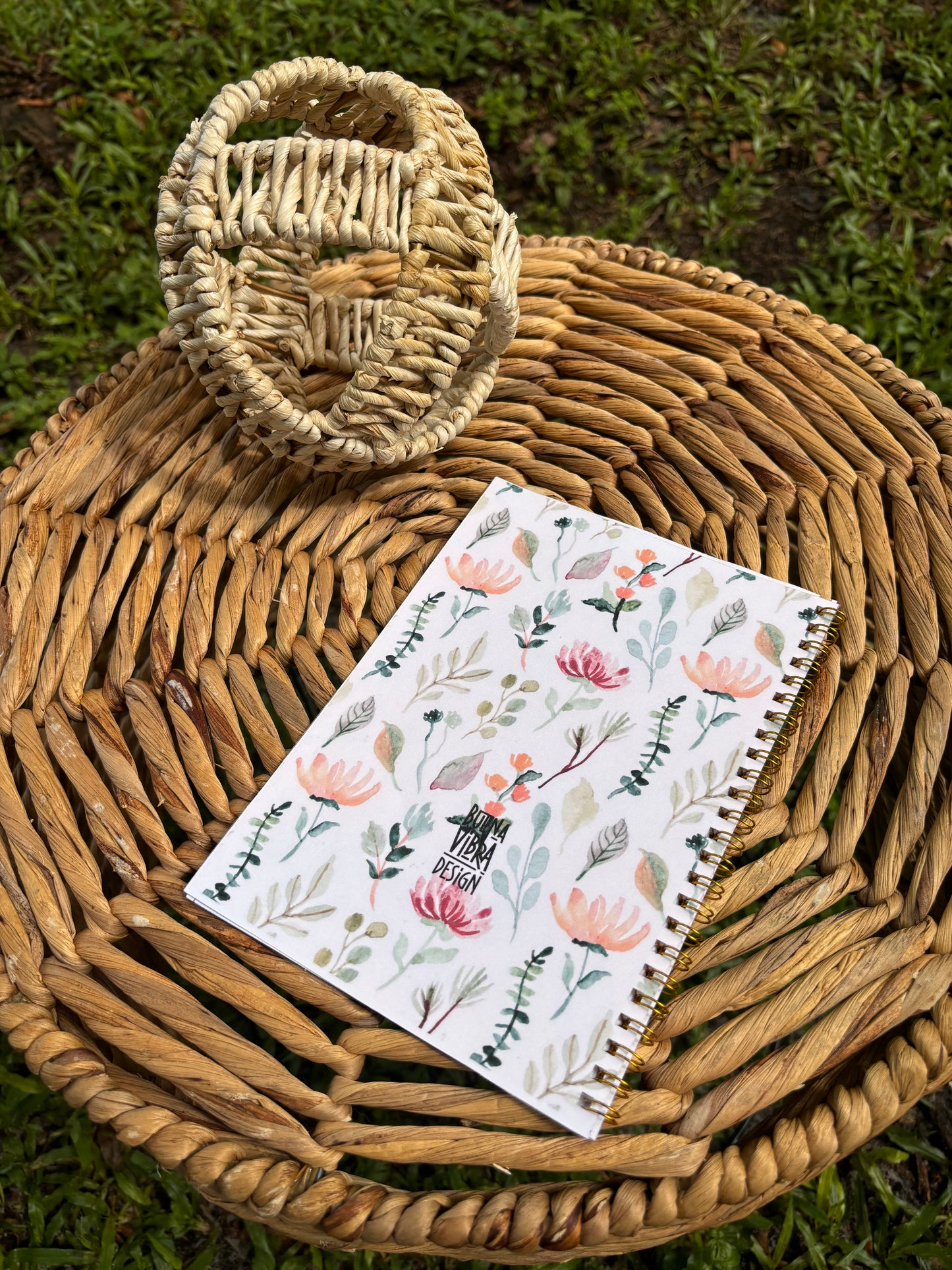 Valiosa Prov 31:10 Notebook, Valuable Notebook, Spiral notebooks | Soft cover journal | Faith notebook , Gifts for Women, Christians Gifts, Notebook For Church Devotional, Floral Prayer Journal Church Notes Personalized Bible Journal