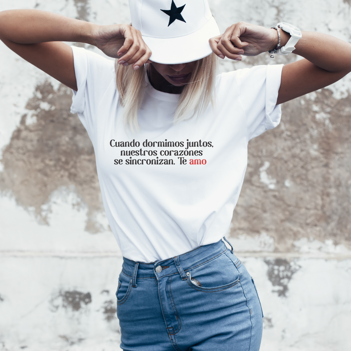 "Cuando dormimos juntos, nuestros corazones se sincronizan. Te amo" Positive Message Tees, Inspirational Shirt, Good Vibes T-shirt Gift, Positive Vibes Shirt